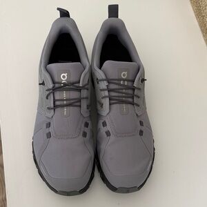 On Running Men’s Athletic Shoes in Grey with Black Sole